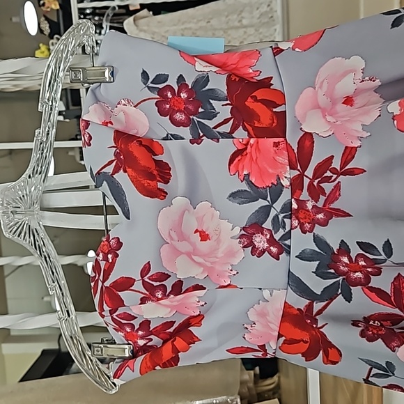 Size 8 short floral strapless fit and flare homecoming or juniors party dress - Picture 5 of 9